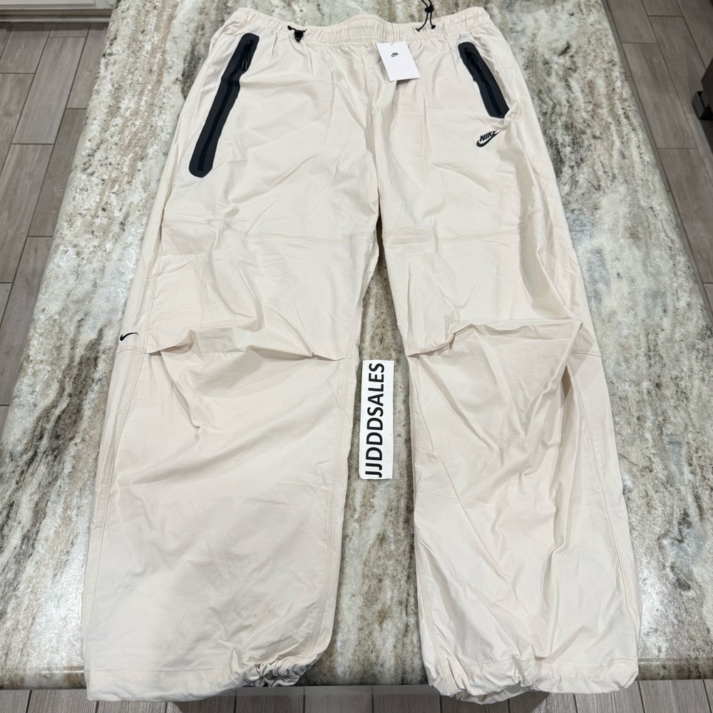 Nike Tech Woven Oversized Pants Light Orewood Black HM7158-104 NWT Men’s Large